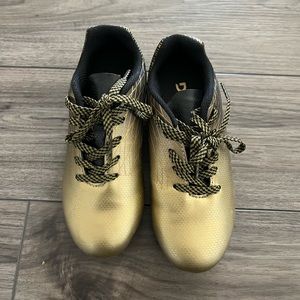 Boys soccer cleats size 12